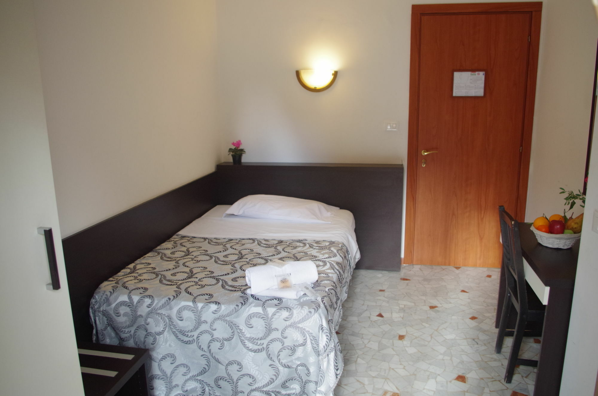 Euro Inn B&B Milan Exterior photo
